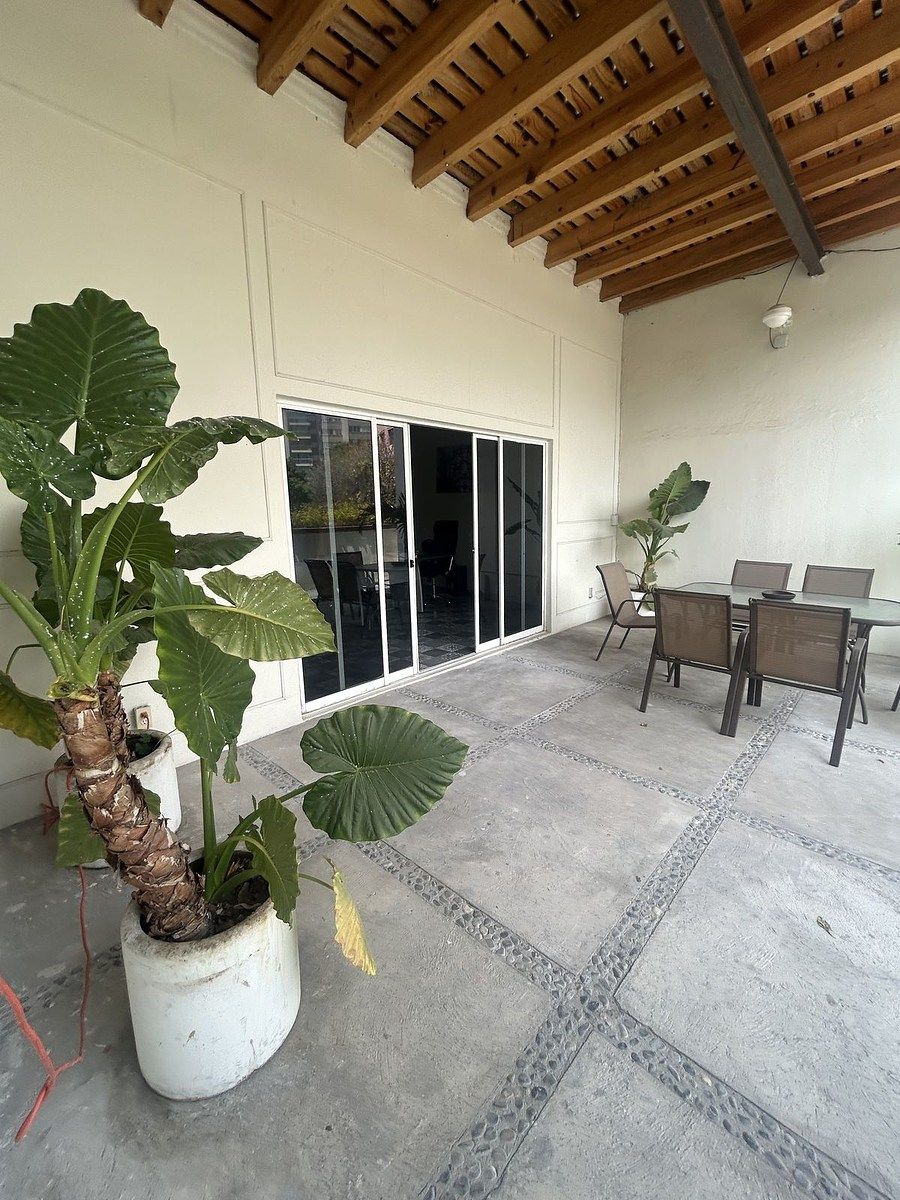 House for RENT with land use, photo 1 of 25