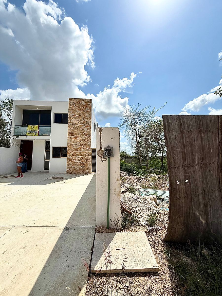 HOUSE FOR SALE IN DZITYA OF 530MT2 OF LAND, photo 1 of 12