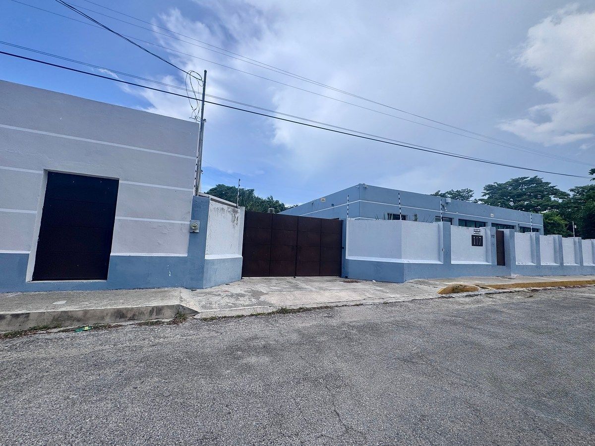 Casa en Venta en ITZIMNA de 3 habitaciones,  1,723 Mt2 terreno, Mérida Yucatan, foto 1 de 49