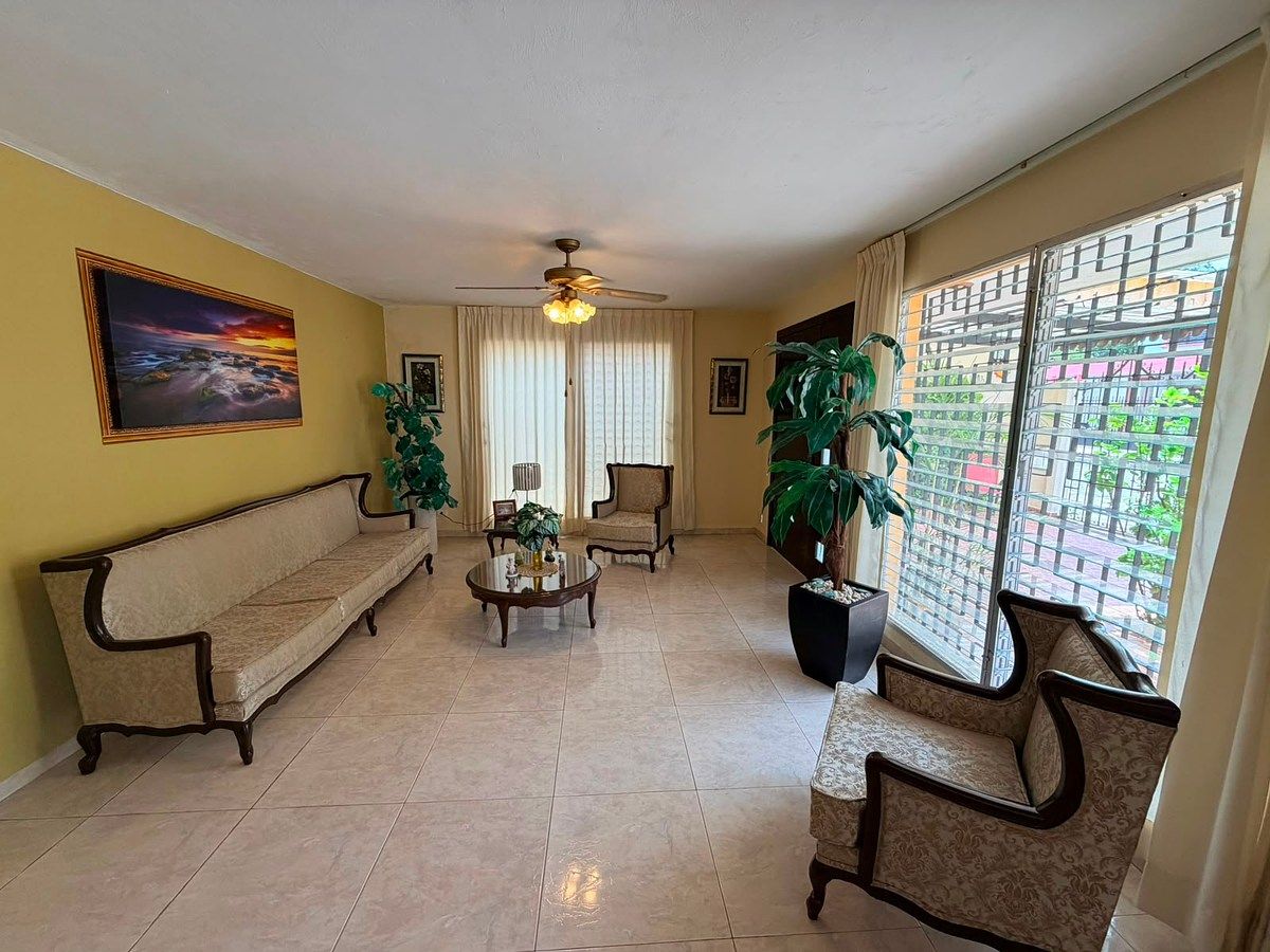 SALA, photo 2 of 18