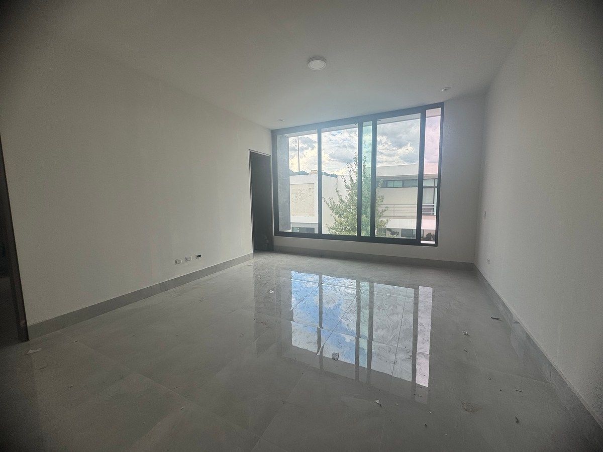 Casa em El Yerbaniz, Santiago, foto 2 de 22