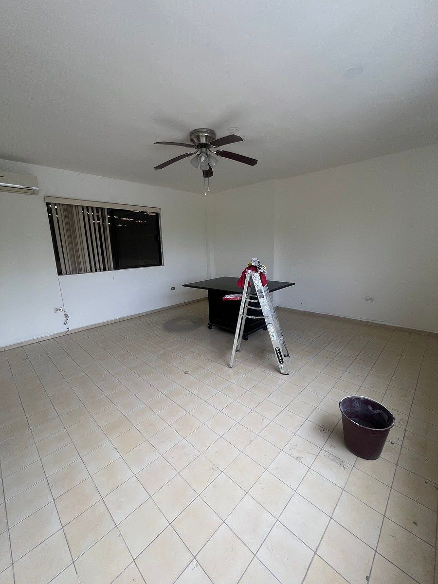 Commercial Storage Unit in Villa San Antonio, Guadalupe, photo 12 of 13