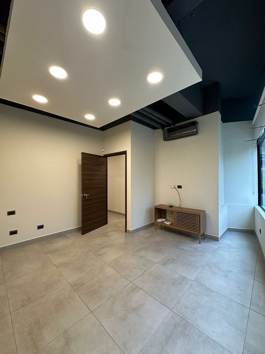 Oficina / Torre Muxbal / 93.50m² - Image 2