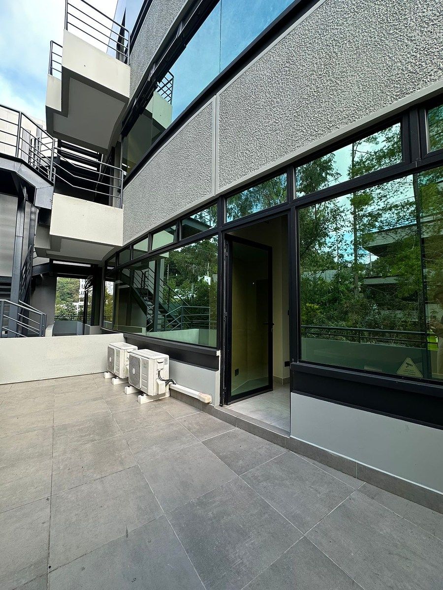 Oficina / Torre Muxbal / 93.50m² - Image 1