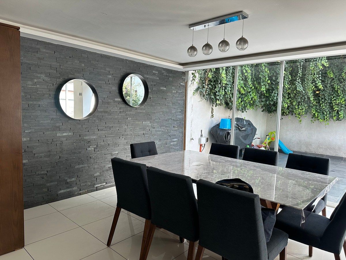 Duplex house, photo 1 of 10