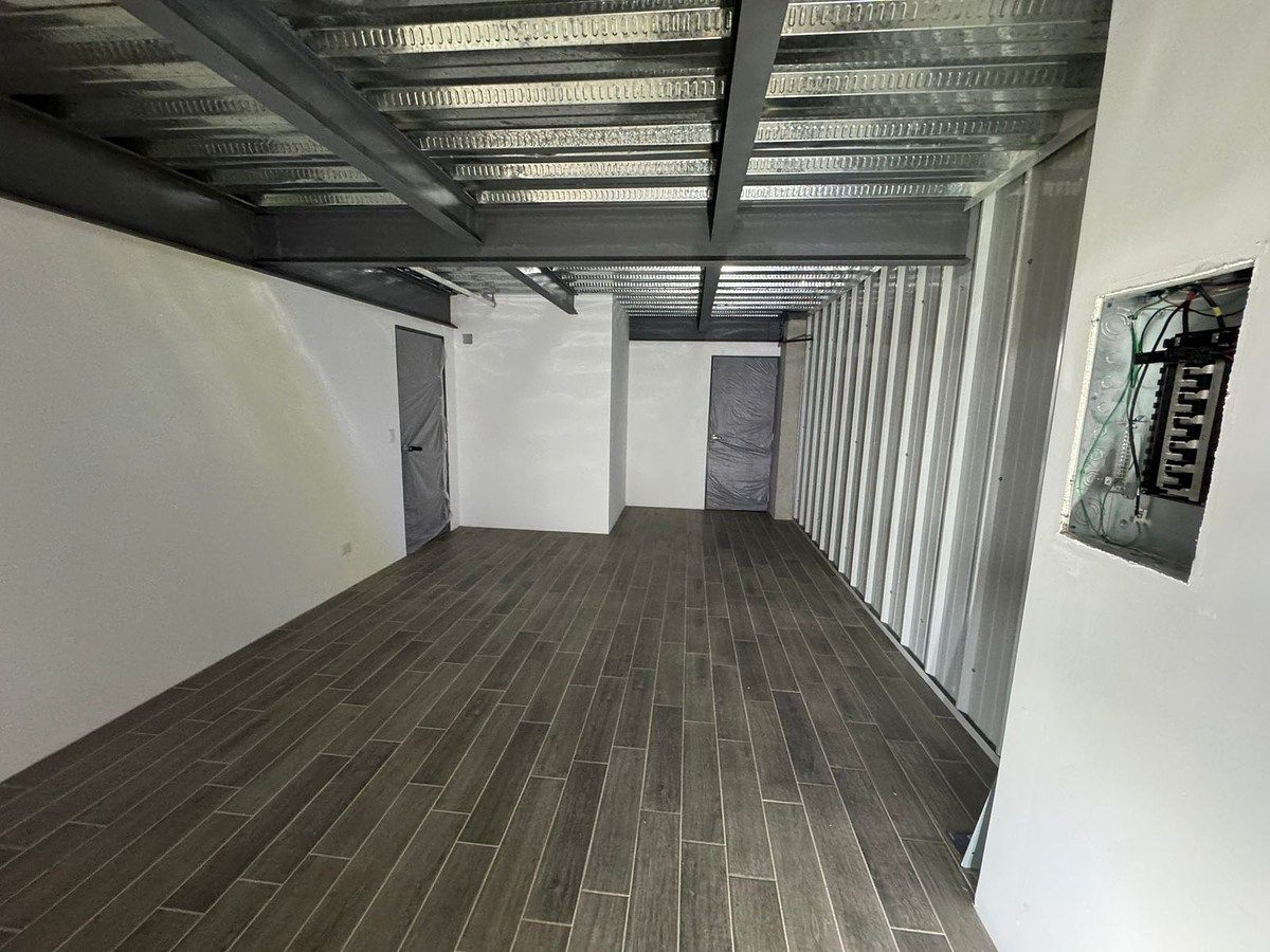 Ofibodega / Km. 13 Muxbal / 182.6 m² - Image 5