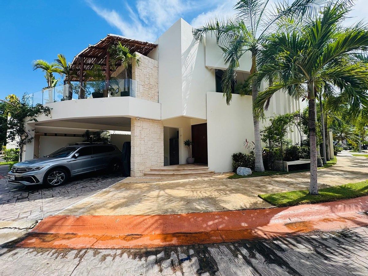 Venta de Casa en Residencial Cumbres, Cancun, foto 1 de 21