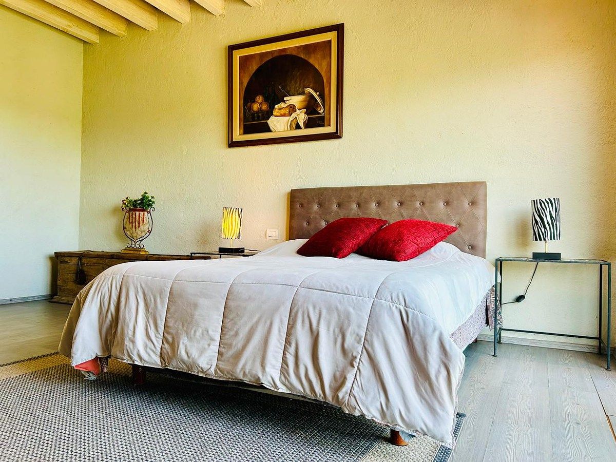 House in Gated Community in Centro, Valle de Bravo, photo 17 of 36