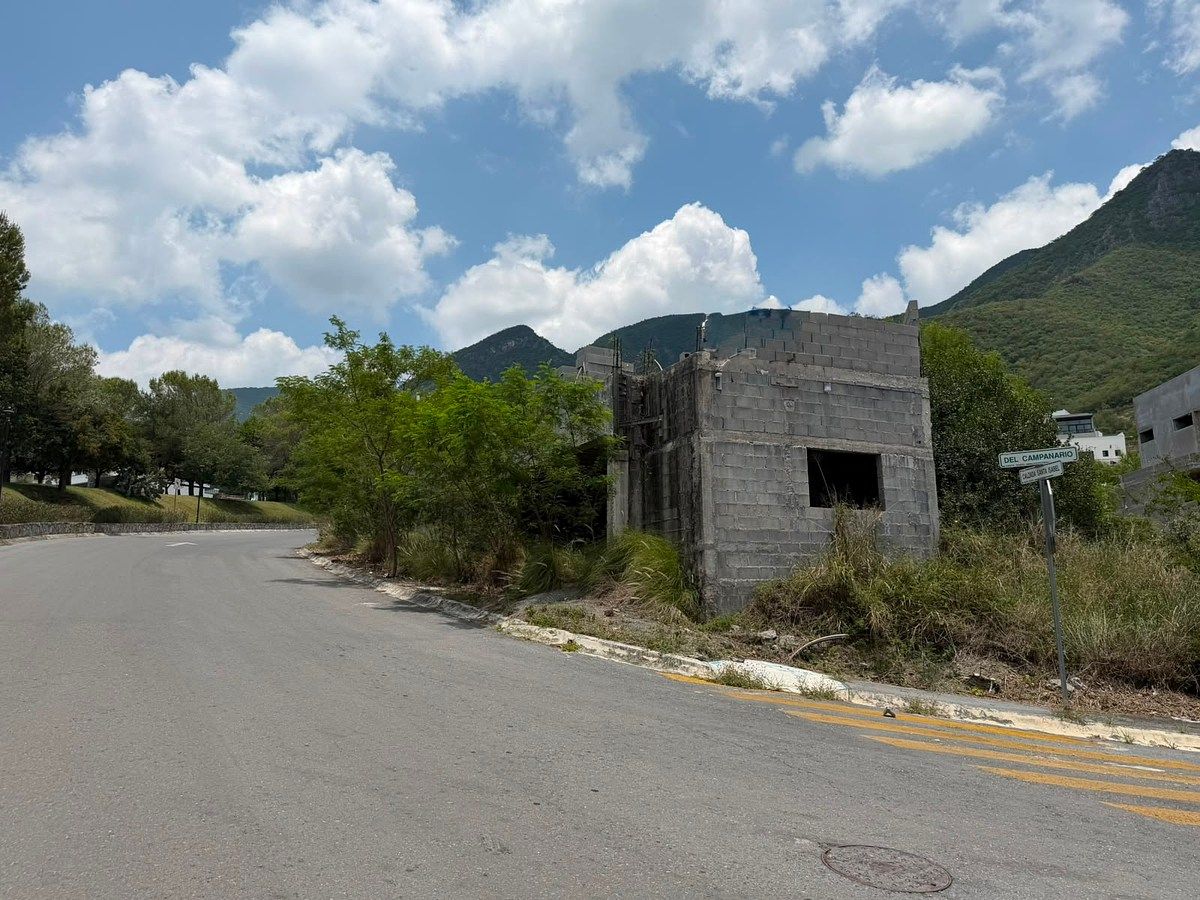 TERRENO EN VENTA CON ABANCE DE OBRA CARRETERA NACIONAL, foto 1 de 13