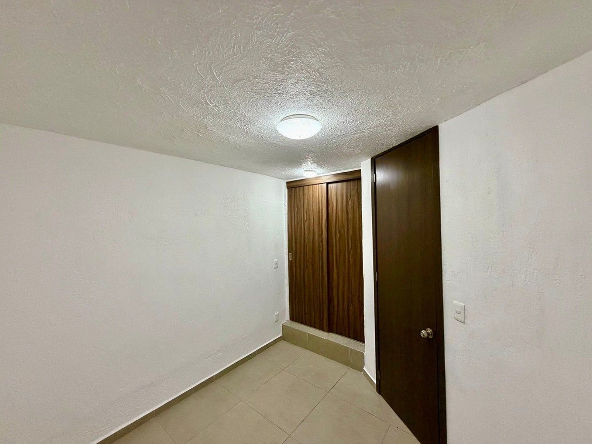 Casa em Lomas de Zapopan, Zapopan, foto 9 de 11