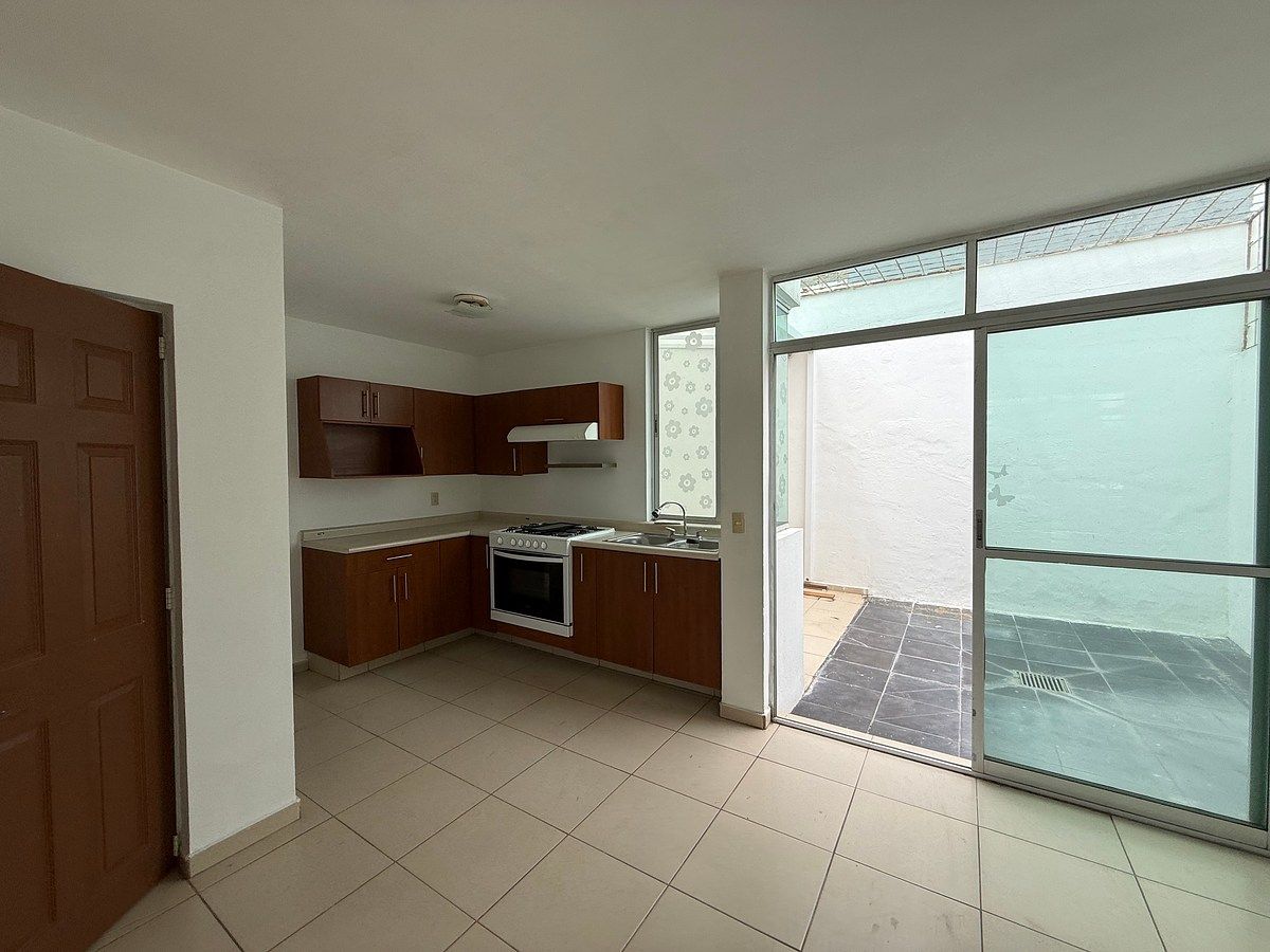 THE FORTRESS HOUSE 🏠 3 bedrooms for sale, photo 1 of 34