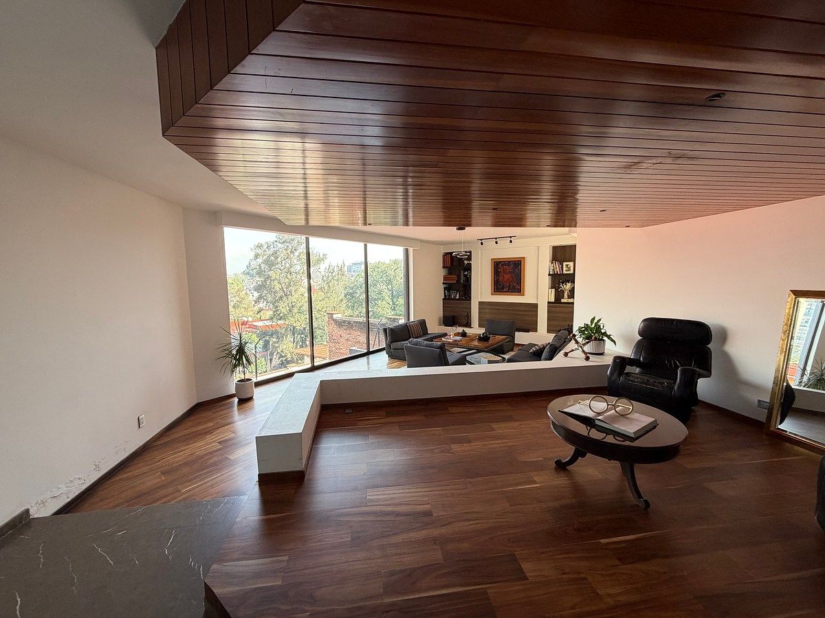 Casa à venda em Bosques de las Lomas. Bosque de Reforma. Jardim e terraço., foto 1 de 17