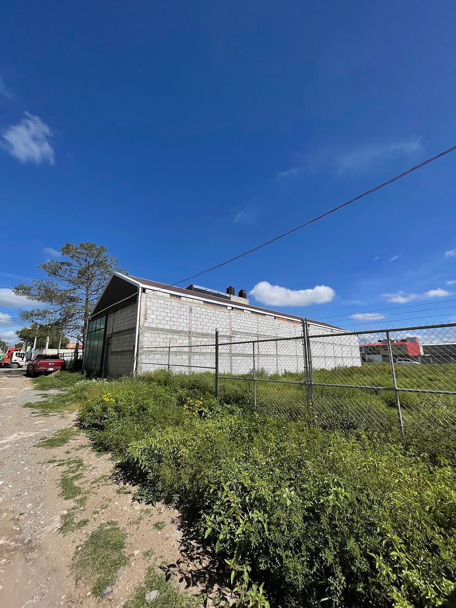 Commercial Storage Unit in Santa María la Calera, Mineral de la Reforma, photo 4 of 14