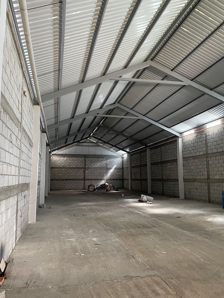 Commercial Storage Unit in Santa María la Calera, Mineral de la Reforma, photo 7 of 14