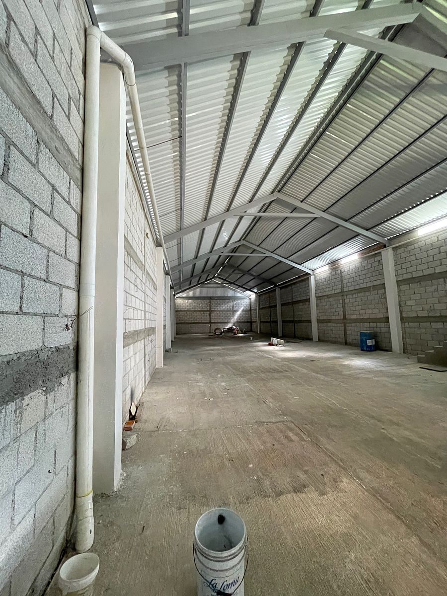 Commercial Storage Unit in Santa María la Calera, Mineral de la Reforma, photo 13 of 14