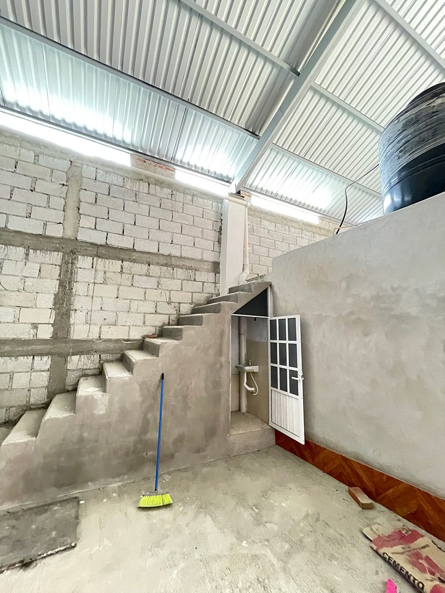 Commercial Storage Unit in Santa María la Calera, Mineral de la Reforma, photo 14 of 14
