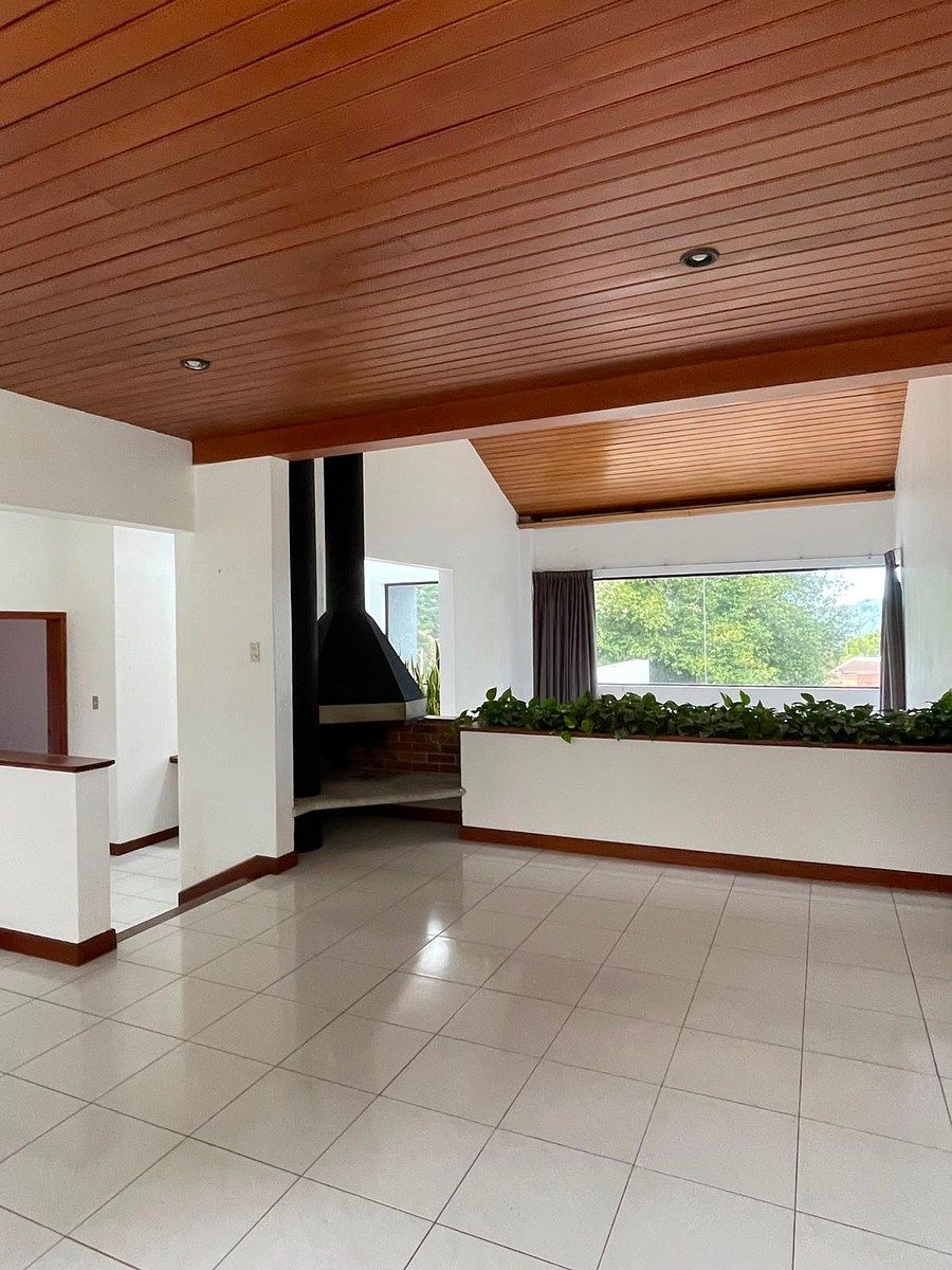 Casa grande con jardín en  El Socorro, Km. 12.7 Hilltop, CES, foto 1 de 11
