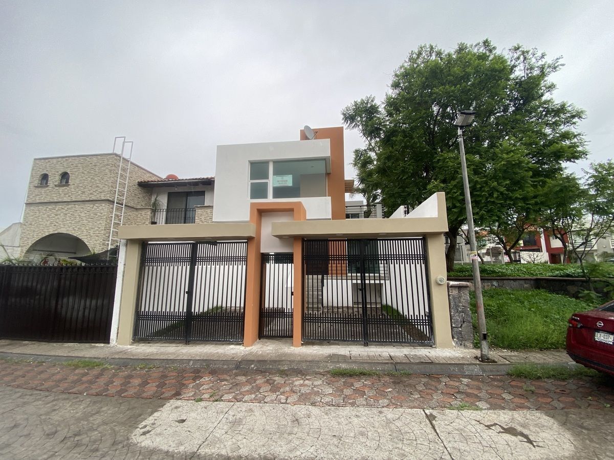 CASA EN VENTA EN MILENIO III, foto 1 de 24