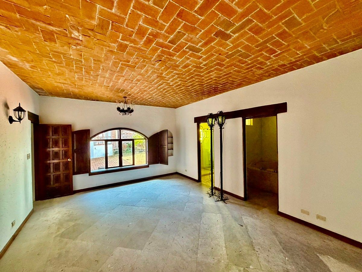House with Commercial Use in Lomas Altas, Miguel Hidalgo, photo 2 of 28