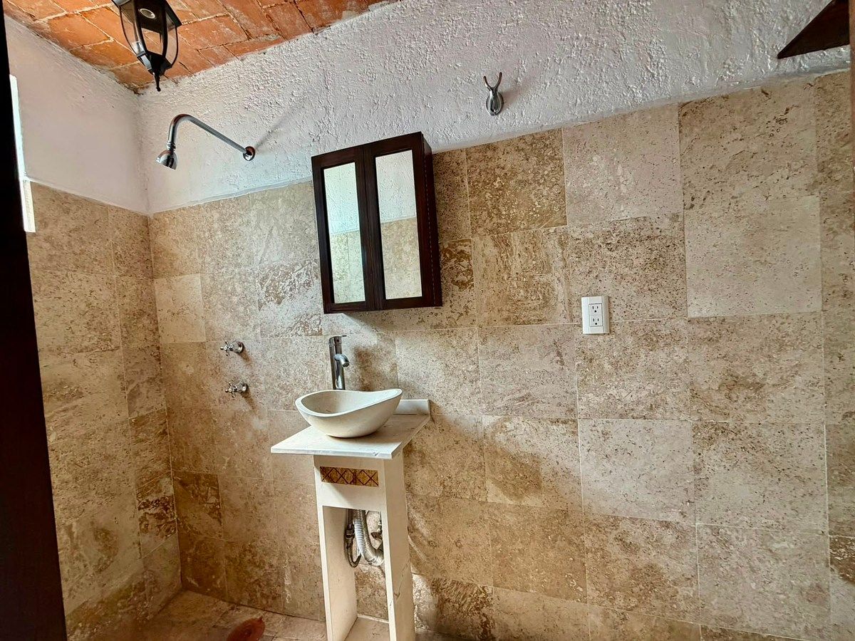House with Commercial Use in Lomas Altas, Miguel Hidalgo, photo 16 of 28