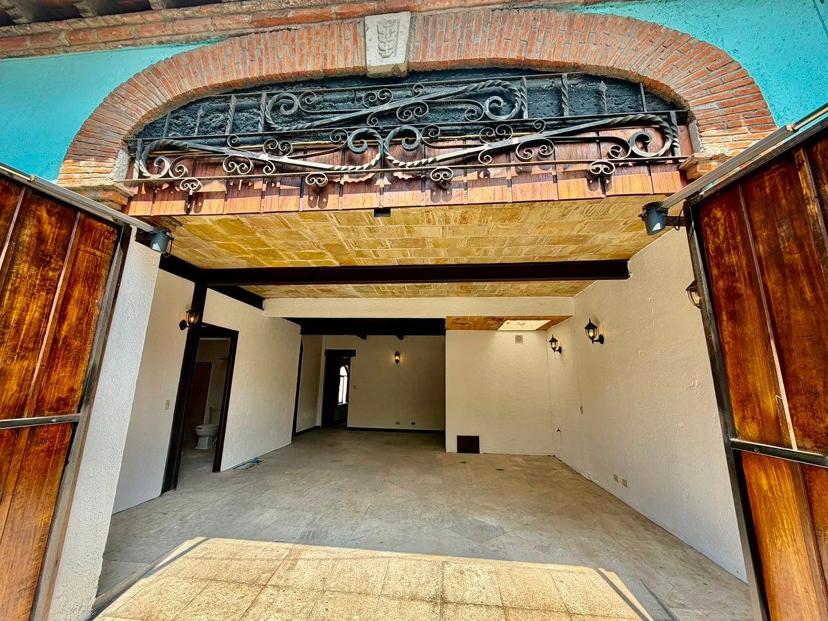 House with Commercial Use in Lomas Altas, Miguel Hidalgo, photo 23 of 28
