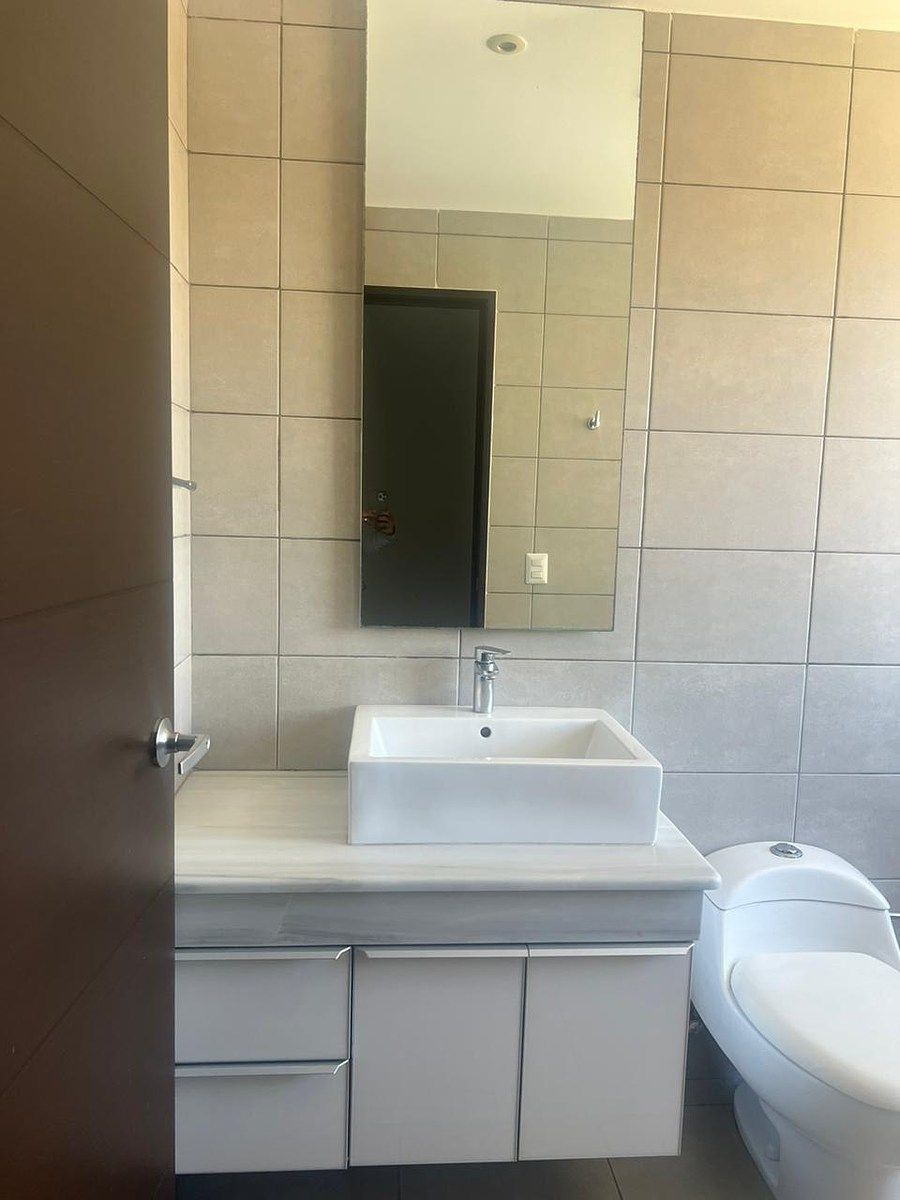 Apartamento en Zona 14, Guatemala, foto 9 de 16