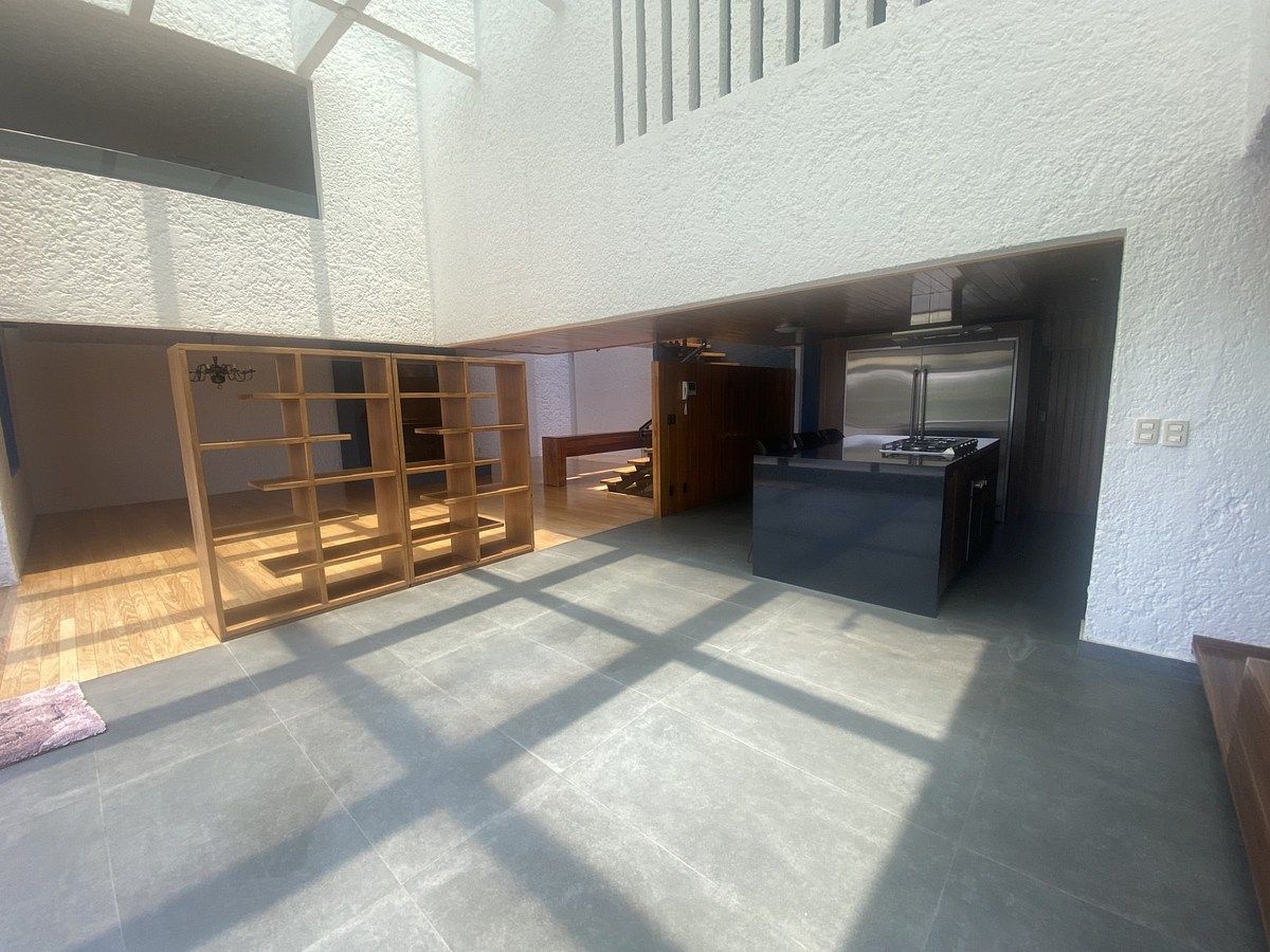 Venta casa en la Herradura (calle con vigilancia)