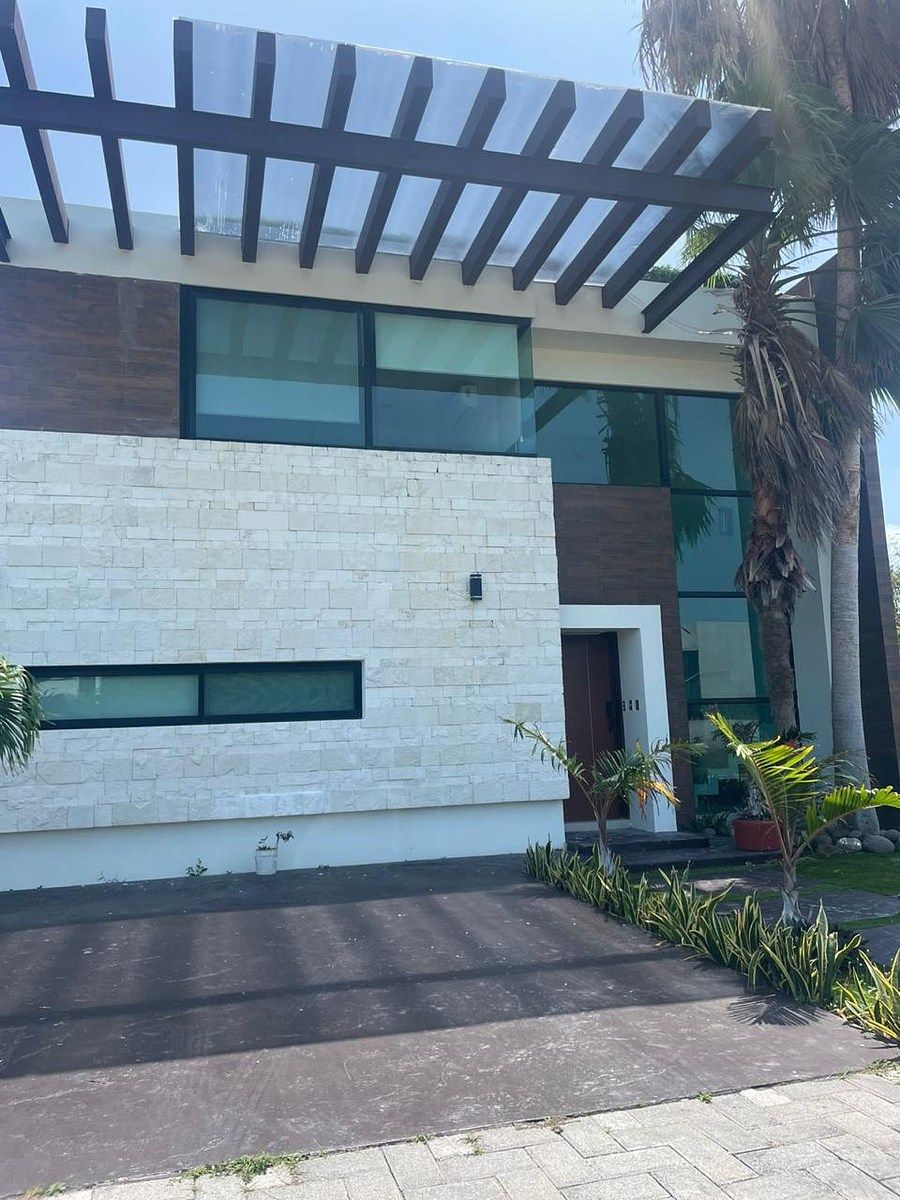 Casa en renta amueblada Country Club, foto 1 de 25
