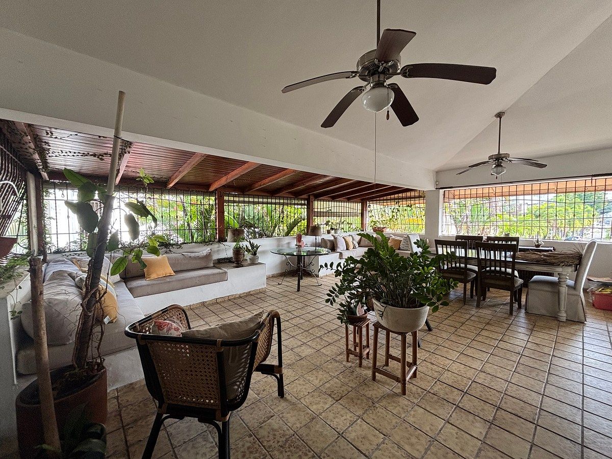 Casa de dos niveles independientes en venta en Los Cacicazgos- HG, foto 1 de 25