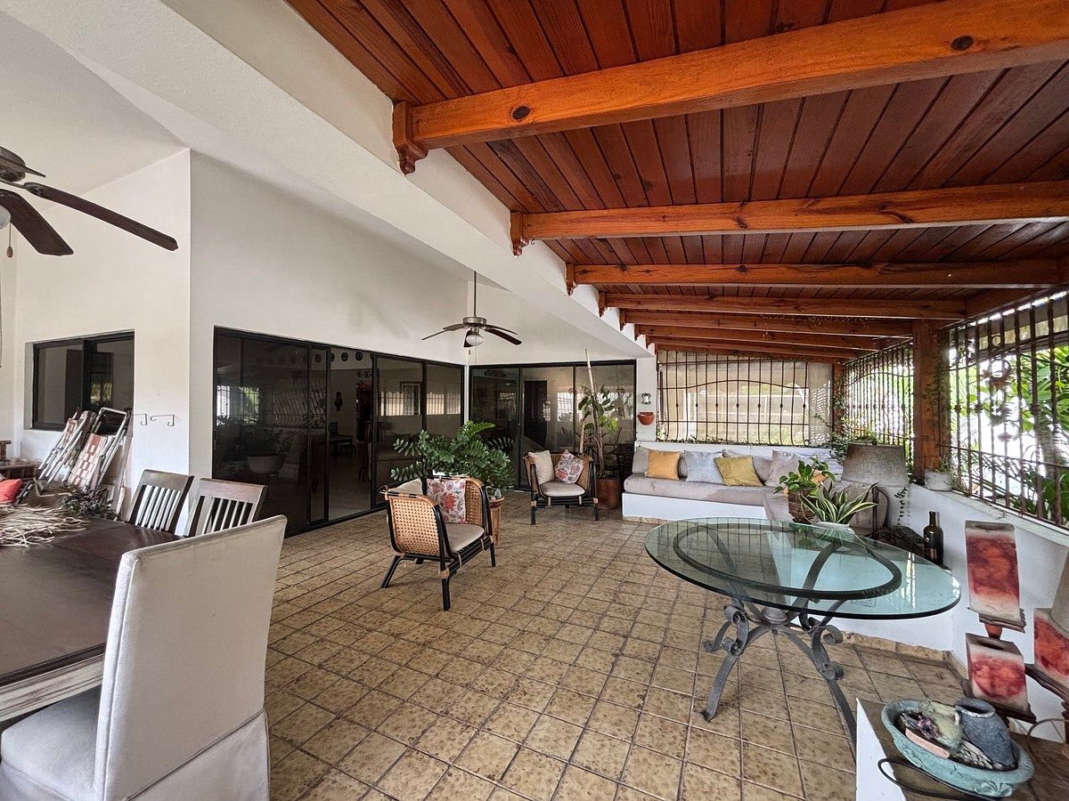 Casa en Los Cacicazgos, Santo Domingo Centro (Distrito Nacional), foto 2 de 25