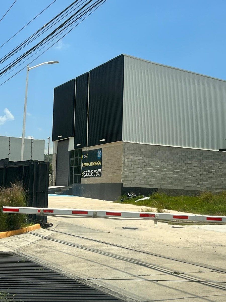 ENTRADA AL PARQUE, foto 1 de 8
