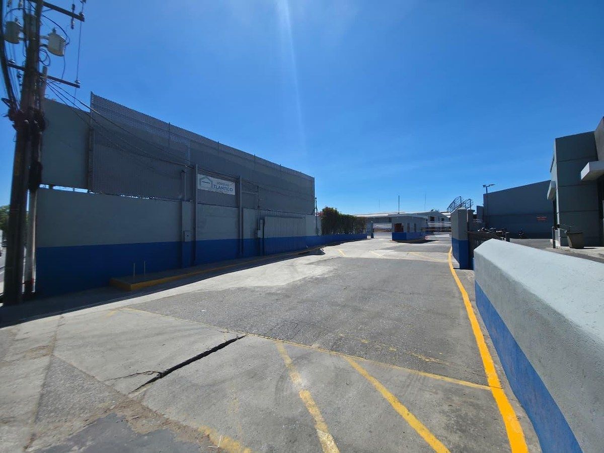 Bodega con excelente ubicación en el atlantico - Image 2