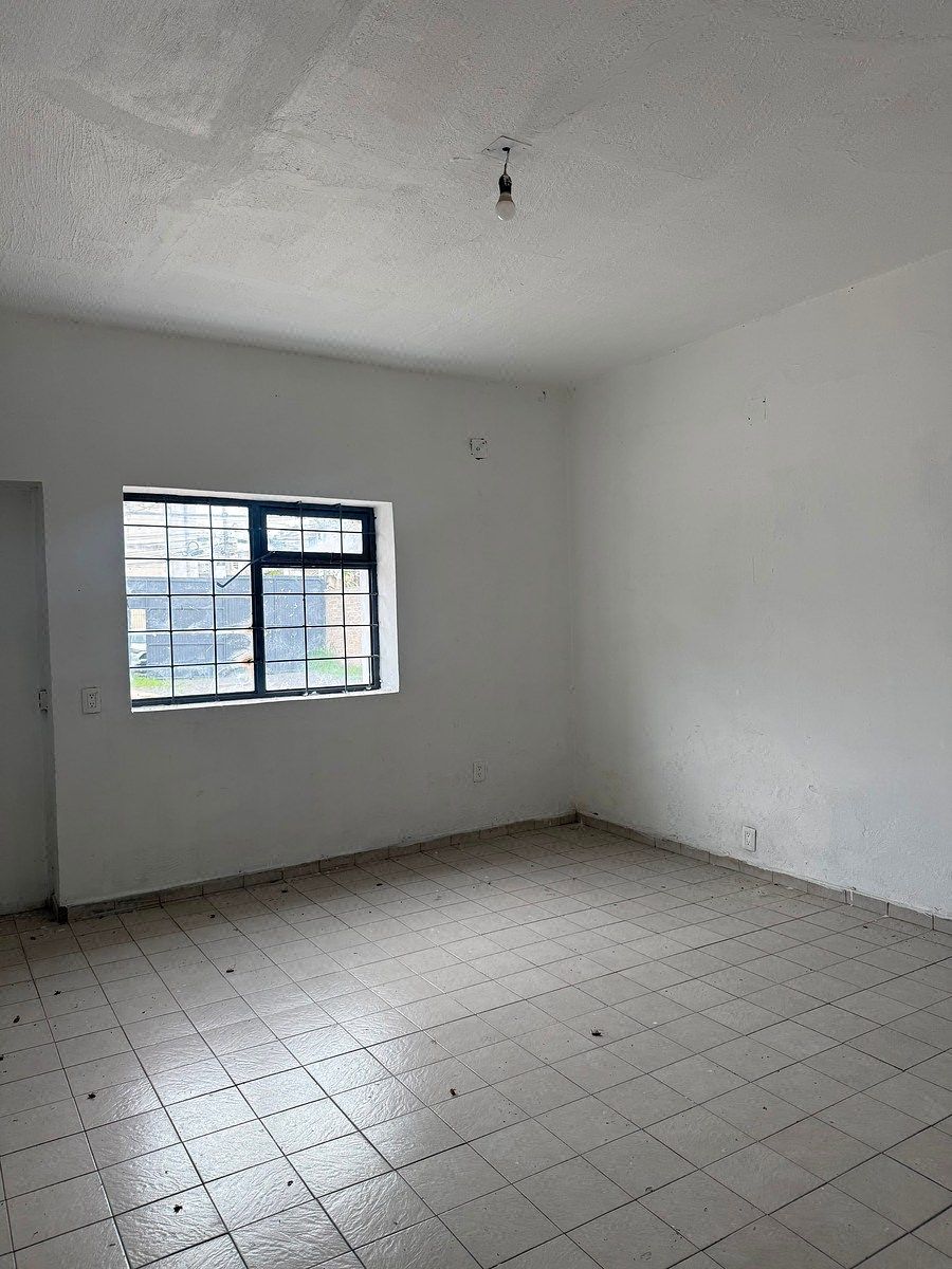 Commercial Storage Unit in Los Portales, Tlaquepaque, photo 10 of 22