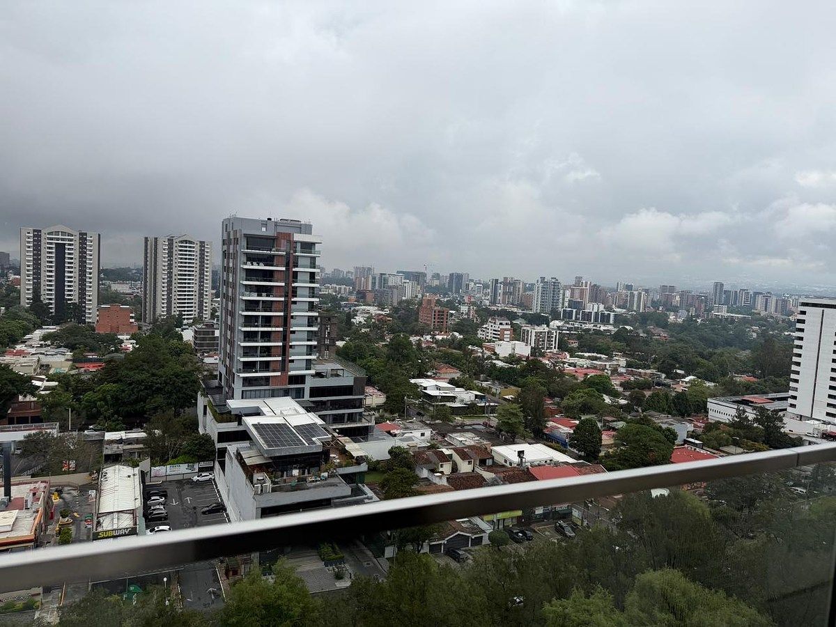 Apartamento de 2 dormitorios en zona 15, Excelente ubicación - Image 3
