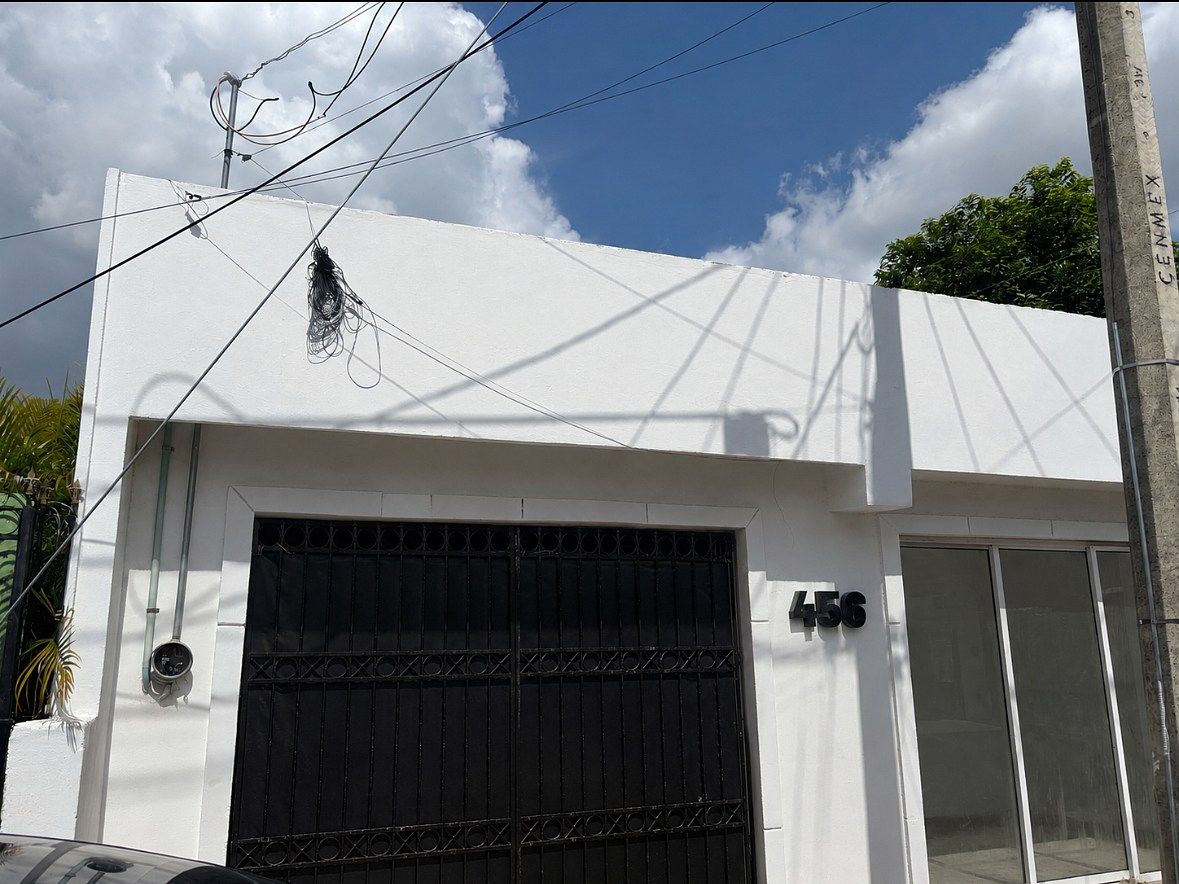 Escritório com adega, foto 1 de 12
