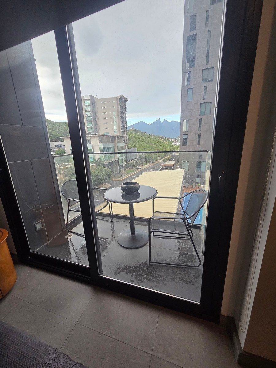 Departamento en venta zona Valle Oriente, foto 1 de 12