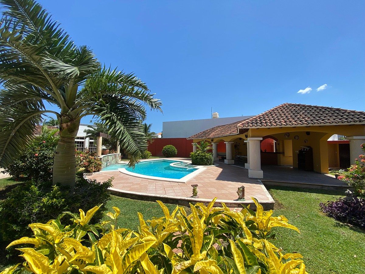 CASA EN VENTA CON 1,510m2 DE TERRENO EN SANTA RITA CHOLUL DE ENTREGA INMEDIATA, foto 1 de 18