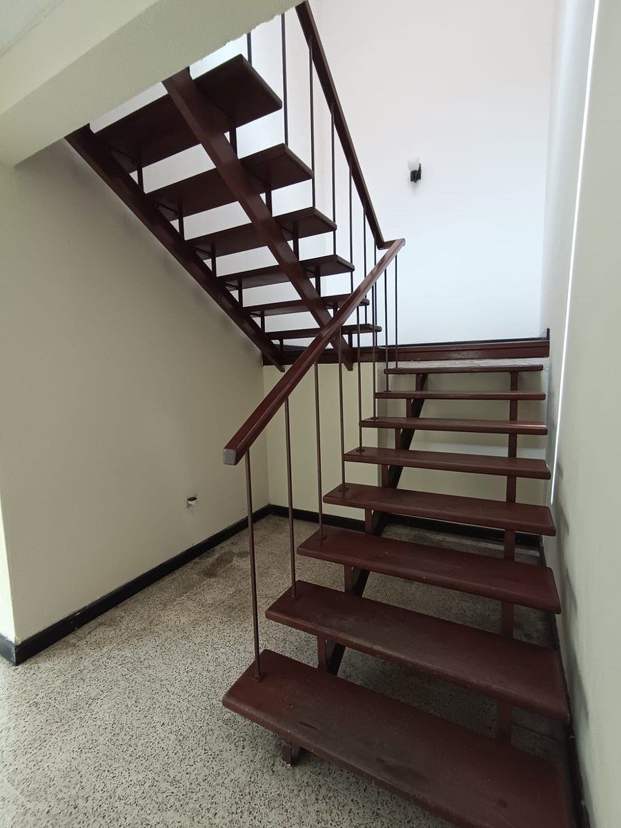 Casa en VENTA zona 12 dentro de Condominio - Image 4