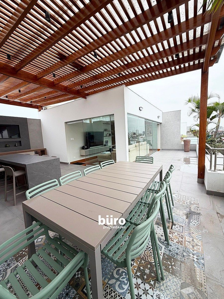 Gran terraza, con comedor, parilla, barra y sala de estar., foto 14 de 22