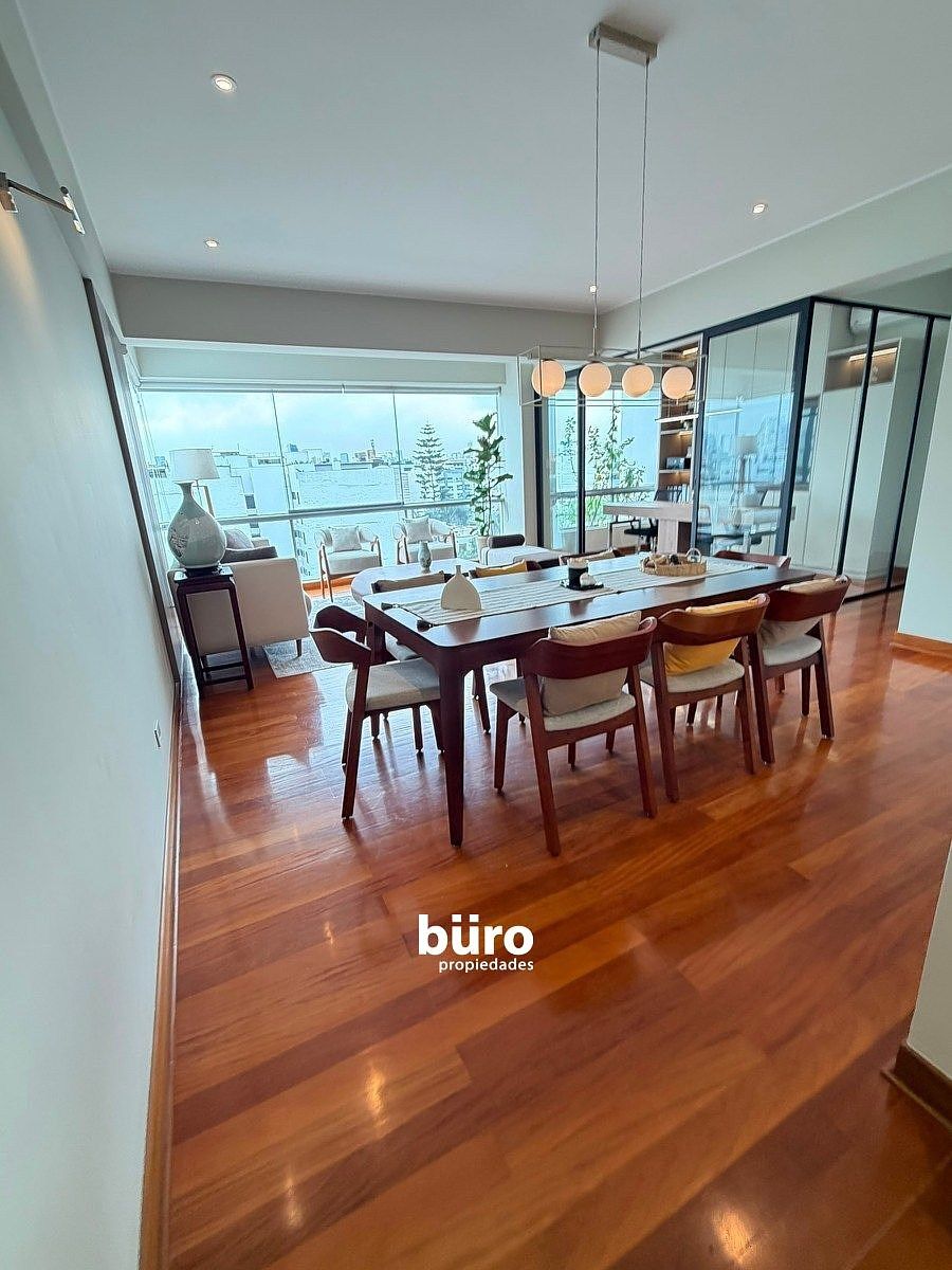 Sala comedor con pisos de madera, foto 16 de 22