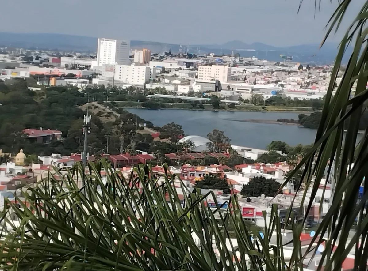 Casa à venda na privada Arboledas 5 quartos, foto 1 de 23