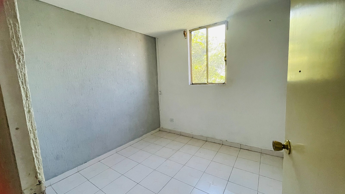 Apartment for Sale in San Juan de Aragón Town. - foto 5