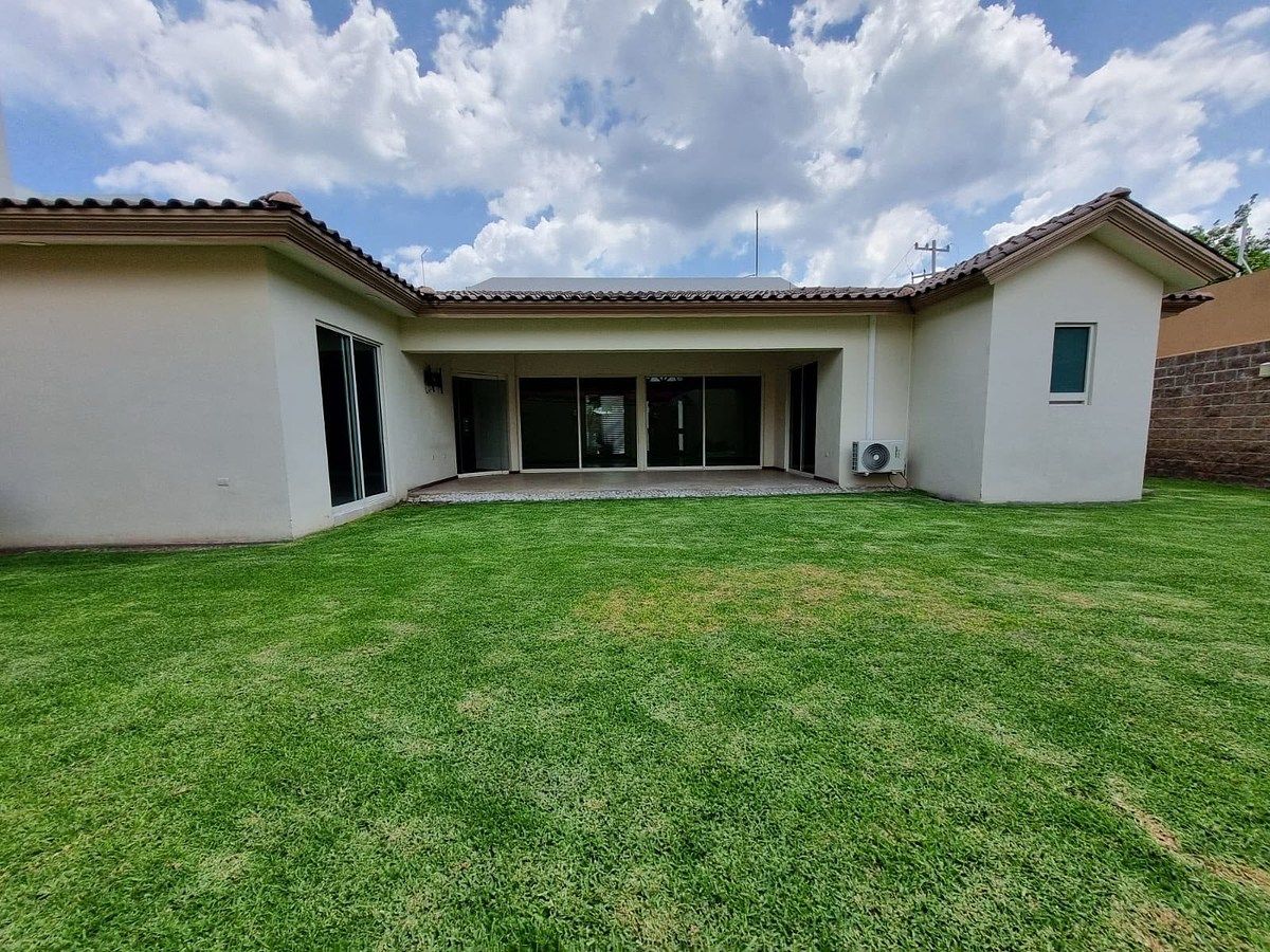 HOUSE IN VILLAS ONE FLOOR. - PRICE TO BE DISCUSSED, photo 1 of 1