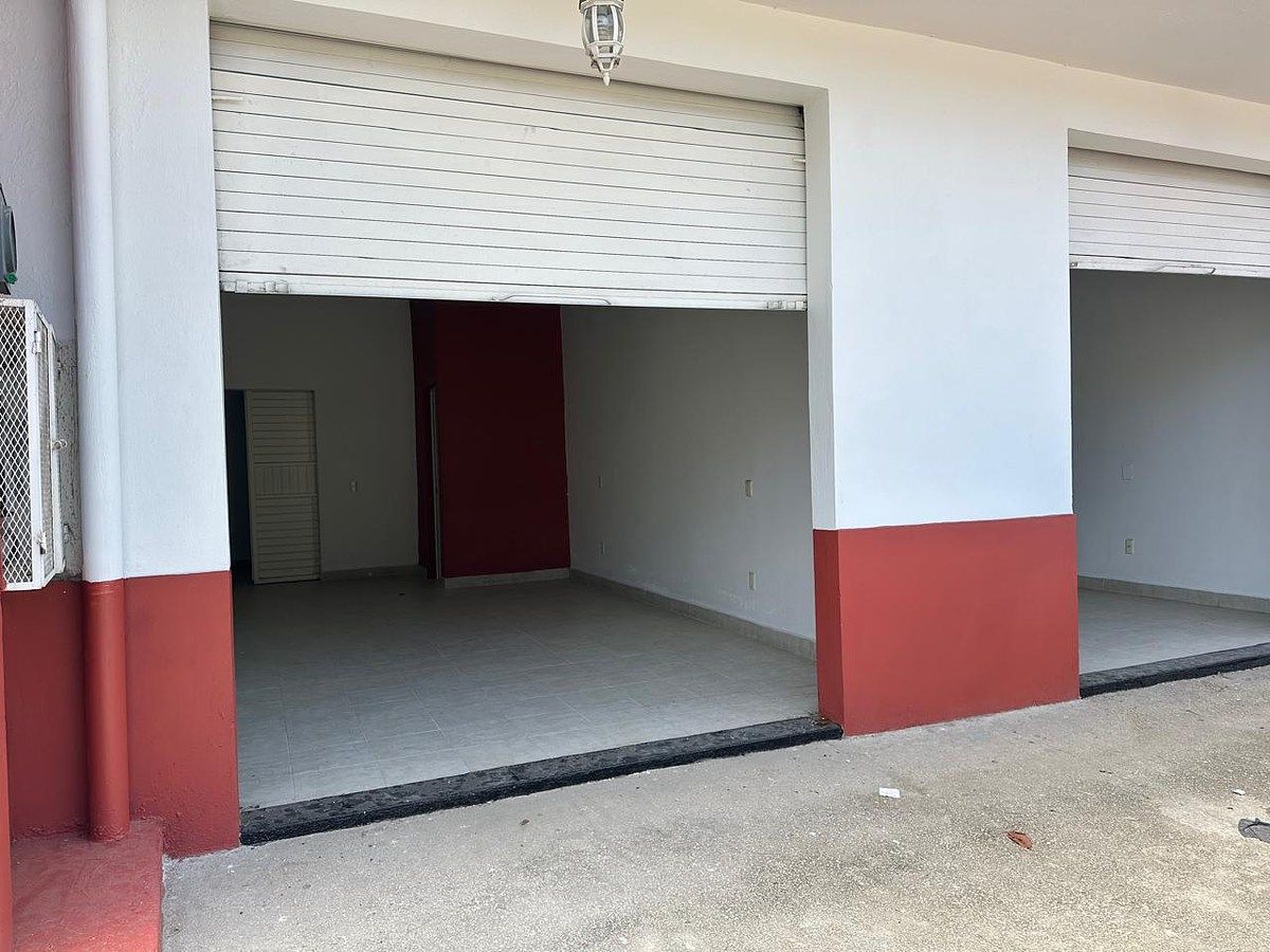 Local comercial en renta, en el Barrio de San Ramón, foto 1 de 11