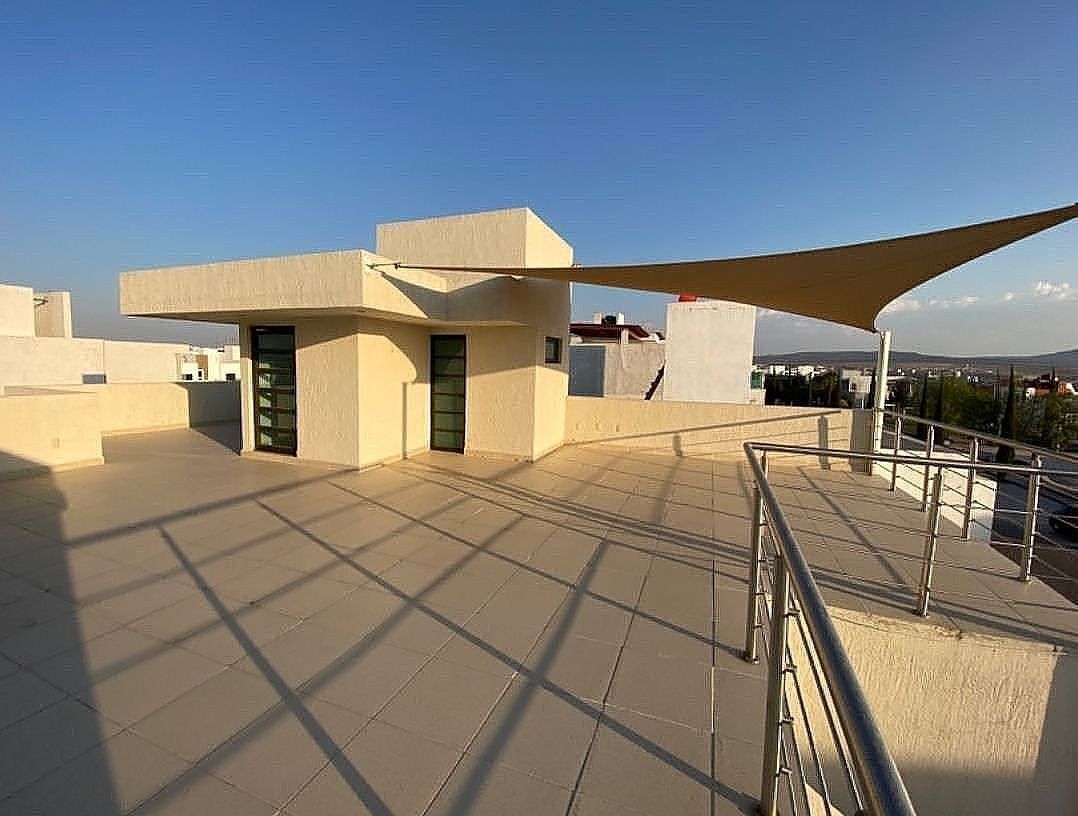 House in Gated Community in Milenio III, Querétaro, photo 2 of 9