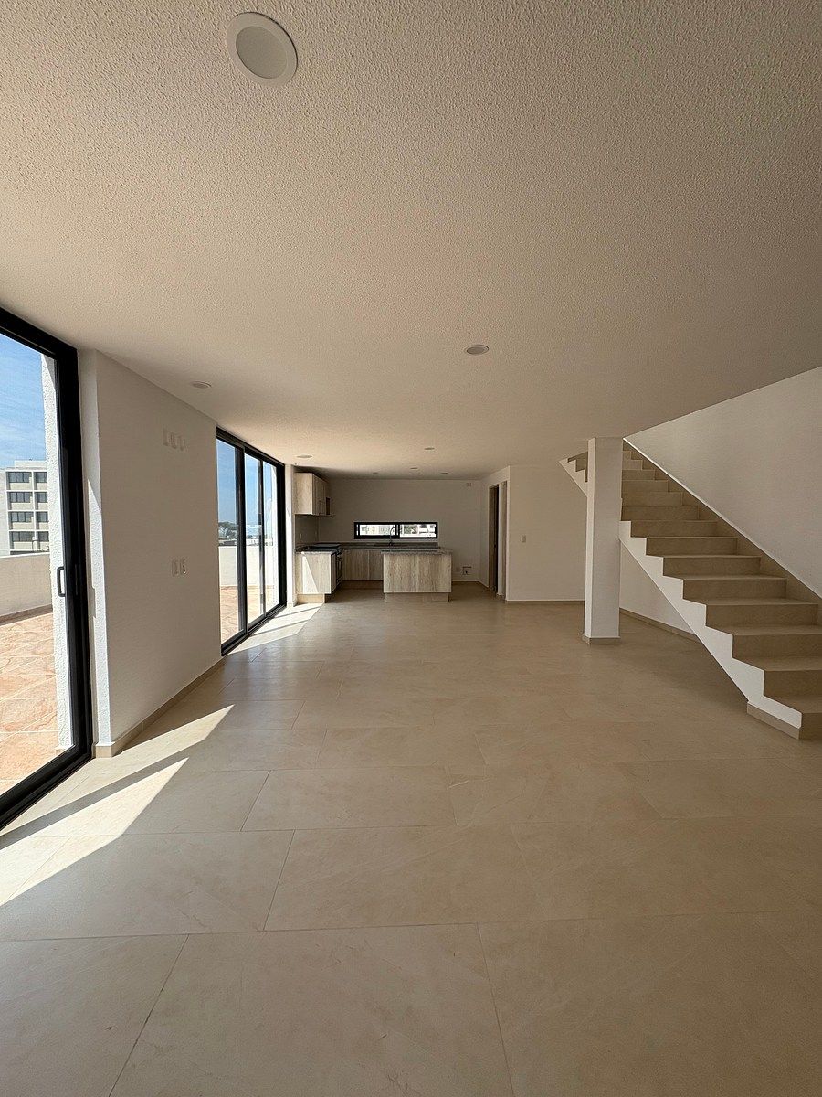 RENTA TOWNHOUSE PLANTA ALTA DE CAISA EN ZARU, foto 1 de 26