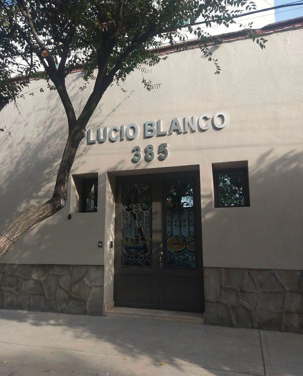 FACHADA, foto 1 de 17