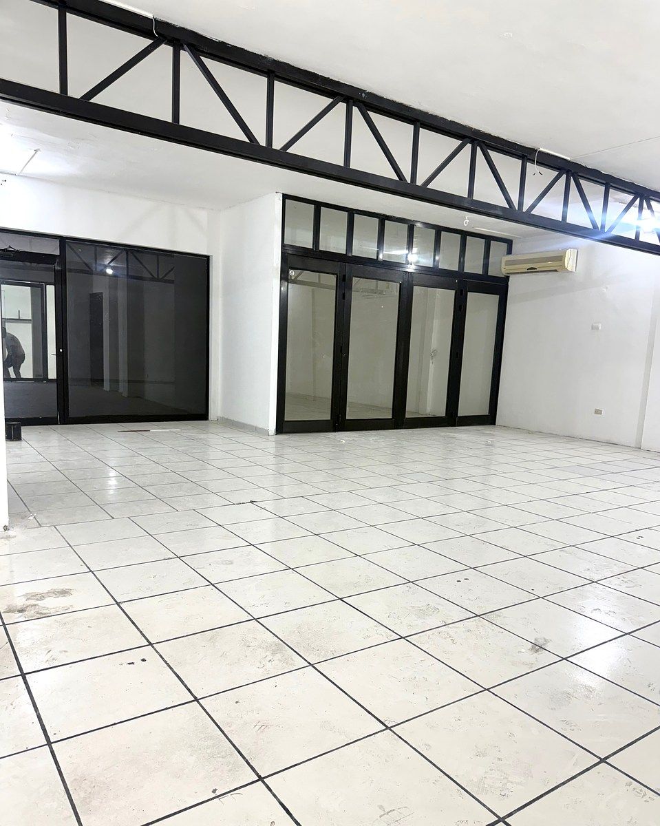 Local comercial en Las Cumbres 2 Sector, Monterrey, foto 4 de 8