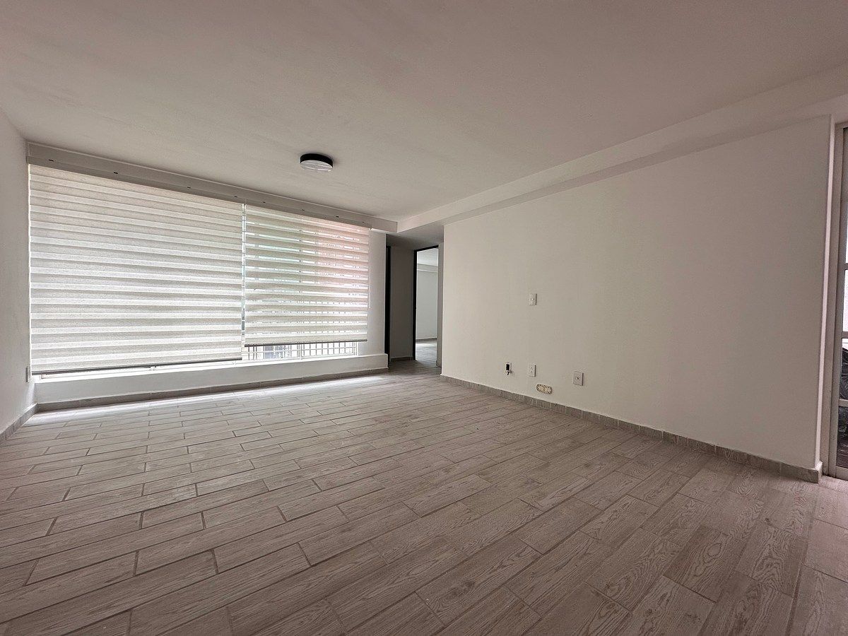 Amplio departamento en venta en Roma Sur, foto 1 de 19