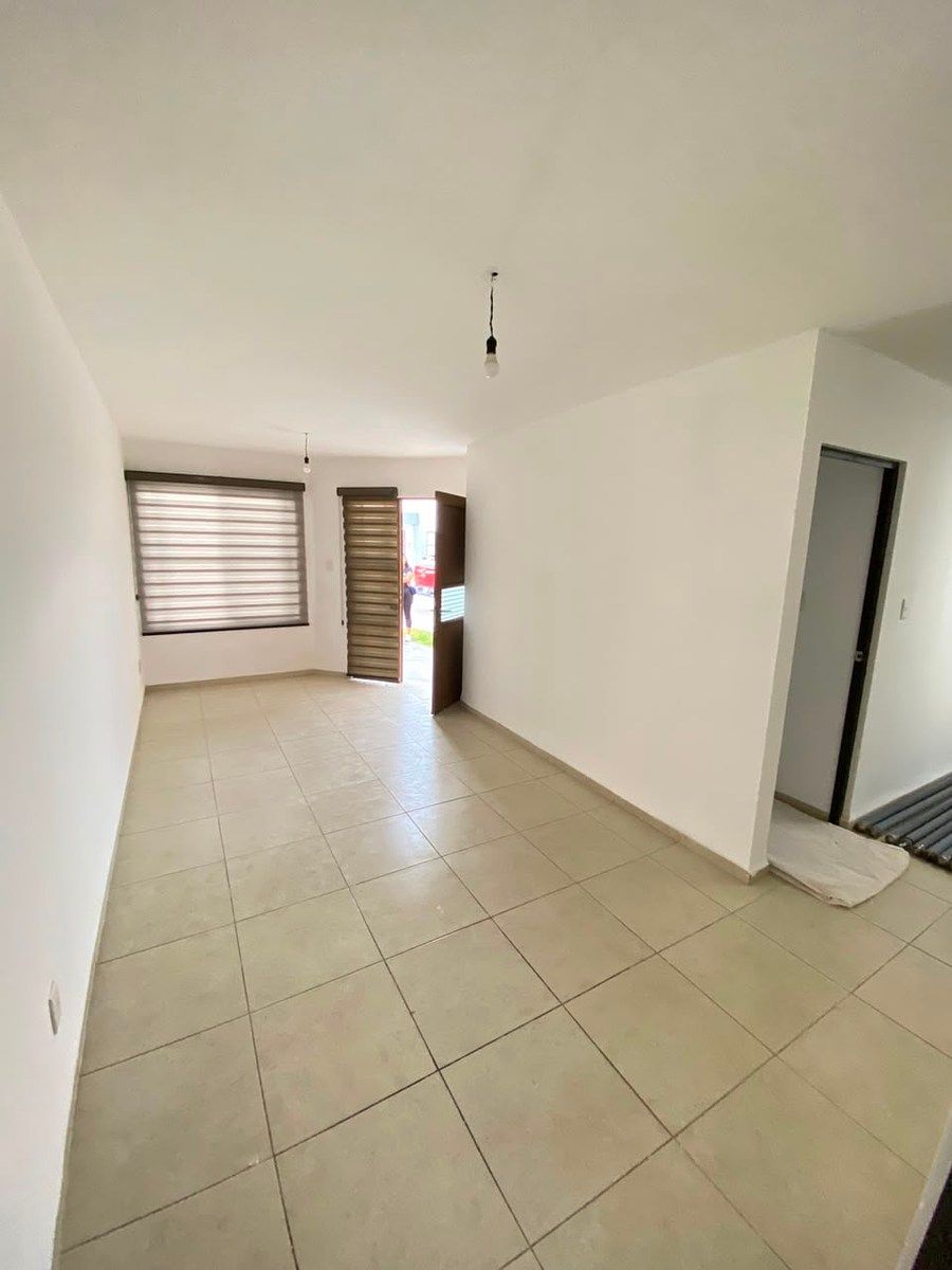 Renta  casa de una planta, Zona Industrial, PRIVADA en Los Lagos, foto 1 de 10
